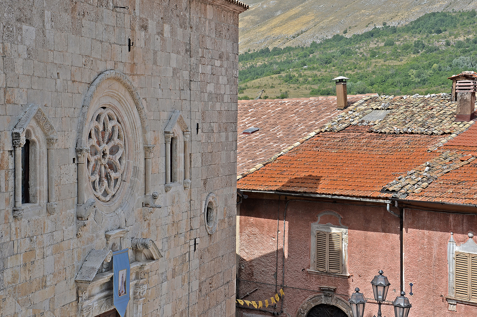 Collegiale kerk van Ortona dei Marsi (Abruzzen); Ortona dei Marsi (Abruzzo, Italy)