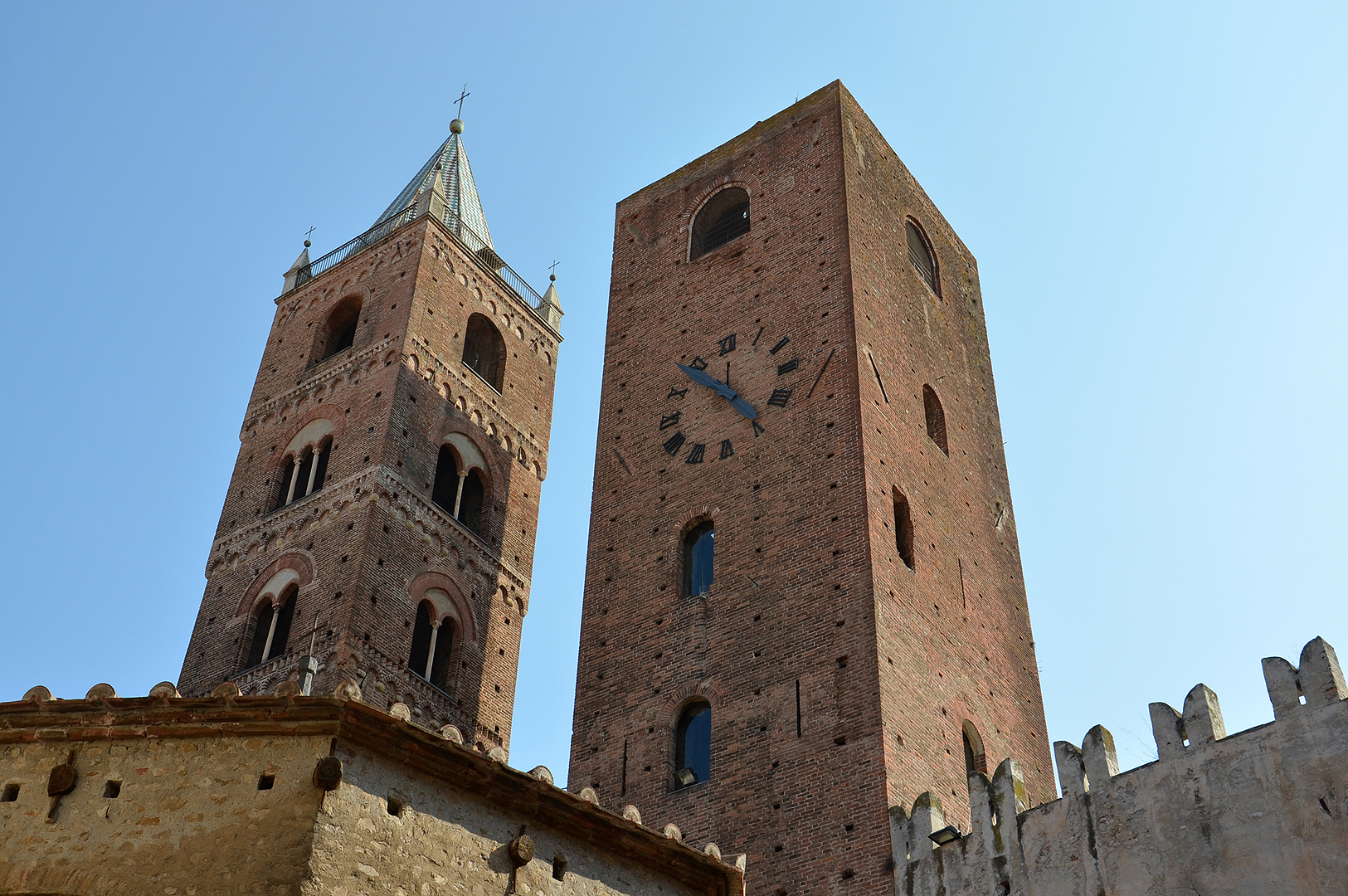 Torens in Albenmga (SV, Liguri, Itali), Towers in Albenga (SV, Liguria, Italy)