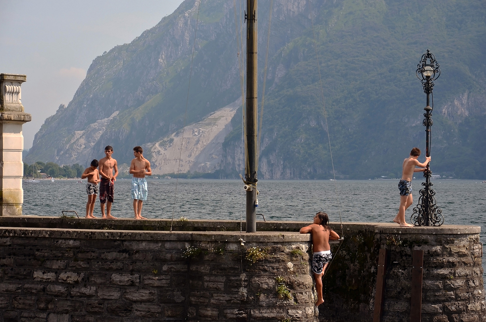 Mandello, Comomeer (Lombardije, Itali), Mandello, Lake Como (Lombardy, Italy)