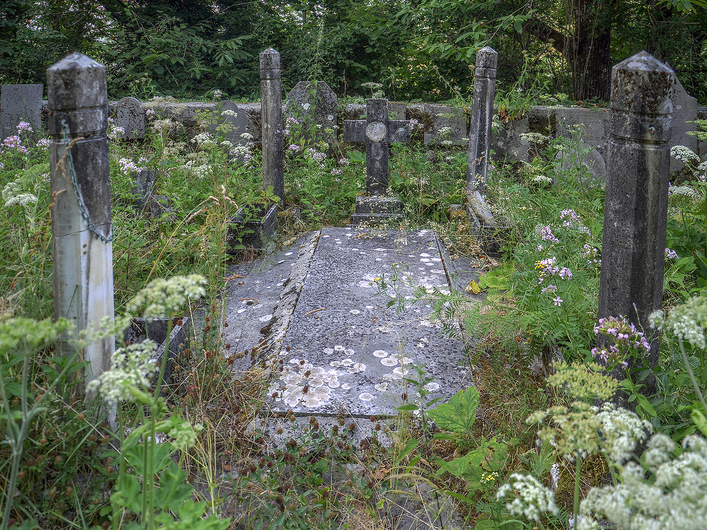 Begraafplaats, Gorfigliano, Toscane, Itali; Cemetery, Gorfigliano, Tuscany, Italy