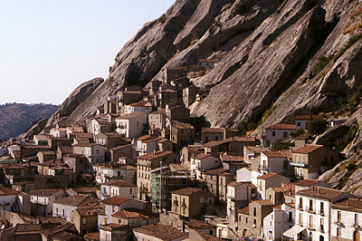 Pietrapertosa (Basilicata, Itali); Pietrapertosa (Basilicata, Italy)