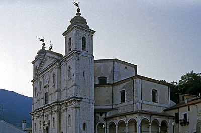 Basilica di S.Maria Assunta, Castel di Sangro, Basilica di S.Maria Assunta, Castel di Sangro