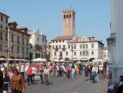 Piazza della Libert (Bassano del Grappa, Itali); Piazza della Libert (Bassano del Grappa, Italy)