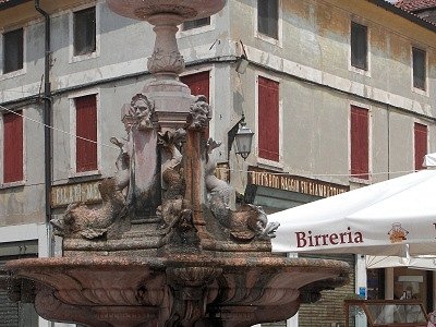 Fontana Bonaguro (Bassano del Grappa, Itali), Fontana Bonaguro (Bassano del Grappa, Italy)