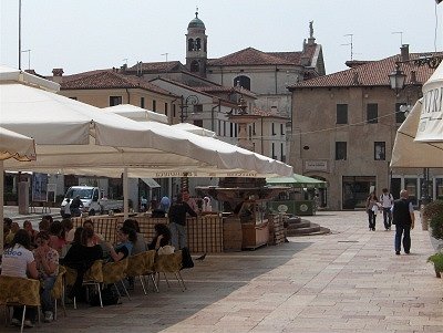 Piazza Garibaldi (Bassano del Grappa, Itali); Piazza Garibaldi (Bassano del Grappa, Italy)