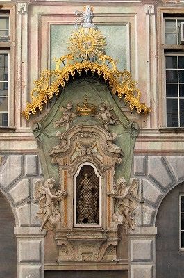 Mariabeeld in Genua; Statue of Maria in Genoa