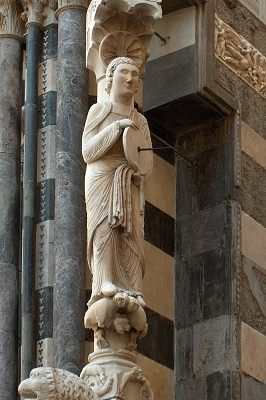 Romaanse sculptuur voor de Duomo di San Lorenzo; Romanesque Sculpture in Genoa