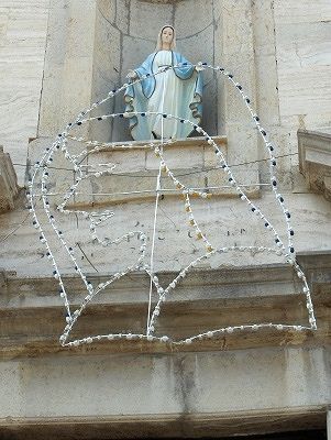 Mariabeeld in Colledimezzo (Abruzzen, Itali); Statue of Maria in Colledimezzo ( Abruzzo, Italy)