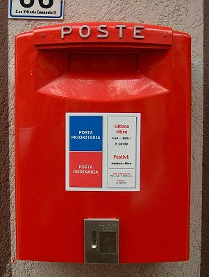 Brievenbus (Abruzzen, Itali); Mail box (Abruzzo, Italy)