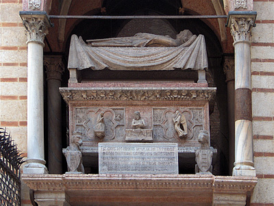 Arche Scaligere, Verona, graf van Cangrande I, The Tomb of Cangrande della Scala, Verona