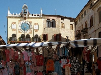 Markt (Bassano del Grappa, Itali); Market (Bassano del Grappa, Italy)