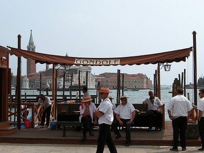 Gondeliers (Veneti, Itali); Gondoliers (Venice, Italy)