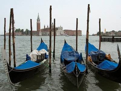 Gondels (Veneti, Itali), Gondolas (Venice, Italy)