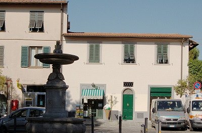 Piazza Tommasea, Settignano (Florence, Itali); Piazza Tommasea, Settignano (Florence, Italy)