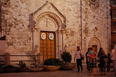 Kathedraal van Conversano (Apuli, Itali); Conversano Cathedral (Apulia, Italy)