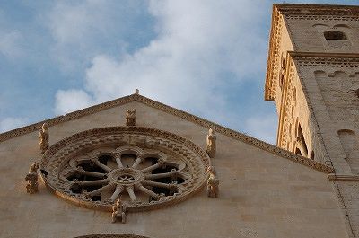 Giovinazzo, kathedraal (Apulië, Italië); Giovinazzo, cathedral (Apulia, Italy)