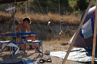 Op de camping (Abruzzen, Itali).; On the campsite (Abruzzo, Italy)