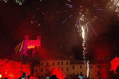 Vuurwerk in Dolceacqua (IM, Liguri, Itali), Fireworks in Dolceacqua (IM, Liguria, Italy)