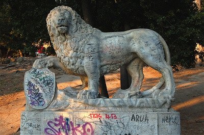 Leone del Pincio (Salita del Pincio, Rome), Leone del Pincio (Salita del Pincio, Rome)