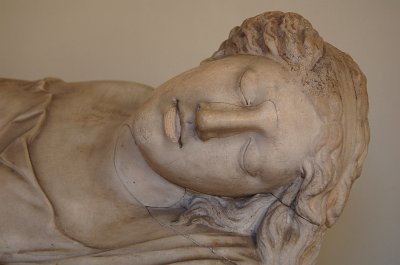 Slapende muse (?), Vaticaans Museum, Rome.; Sleeping muse (?), Vatican Museums, Rome