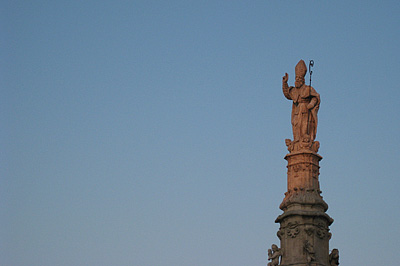 Zuil van Sint-Orontius, Ostuni (Apuli, Itali), Column of St. Orontius, Ostuni (Puglia, Italy)