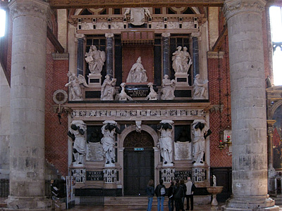 Monument voor Doge Giovanni Pesaro (Frari-kerk), Frari (Venice, Italy)