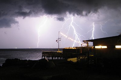 Onweer, Vico Equense (Campanië, Italia); Thunderstorm, Vico Equense (Campania, Italy)
