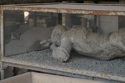 Afgietsel van een jonge vrouw, Pompeii; Cast of a young lady, Pompeii