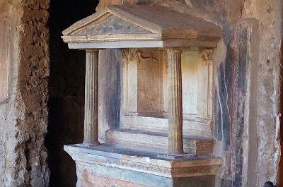 Lararium, Huis van de vergulde cupido