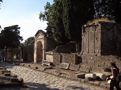 Via delle tombe, Pompeii, Campani, Itali; Via delle tombe, Pompeii, Campania, Italy