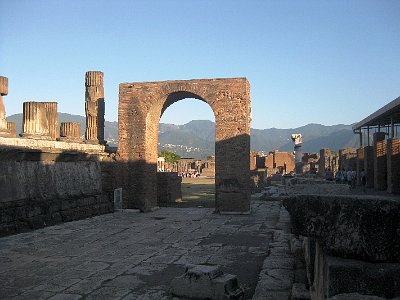 Boog van Germanicus, Pompeii; Arch of Germanicus, Pompeii