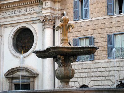 Piazza Farnese, Piazza Farnese
