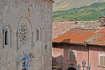 Collegiale kerk van Ortona dei Marsi (Abruzzen), Ortona dei Marsi (Abruzzo, Italy)