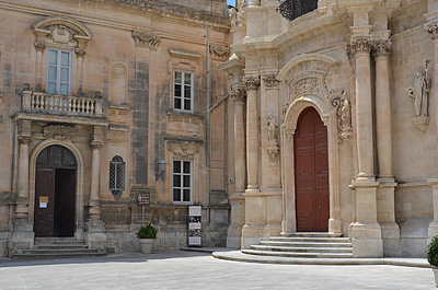 Piazza Pola , Ragusa Ibla (RG, Sicili, Itali); Piazza Pola , Ragusa Ibla (RG, Sicily, Italy)