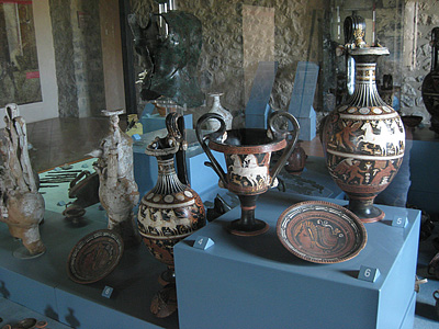 Grieks keramiek in Melfi (Basilicata, Italië); Archaeological museum, Melfi (Basilicata, Italy)