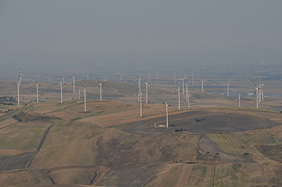 Windmolens bij Bovino (Apuli, Itali), Windmills near Bovino (Puglia, Italy)