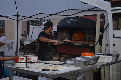 Mobiele pizzeria in Scurcola (Abruzzen, Itali); Scurcola (Abruzzo, Italy)