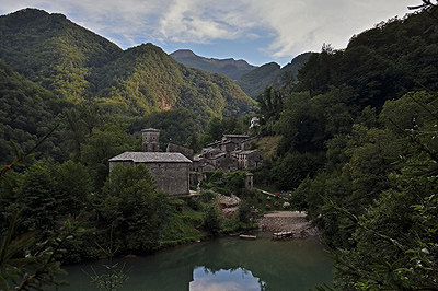 Lago di Isola Santa, Toscane, Itali, In the  Apuan Alps, Tuscany, Italy