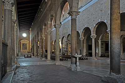 Basiliek van San Frediano, Lucca, Toscane, Itali; Basilica of San Frediano, Lucca, Tuscany, Italy