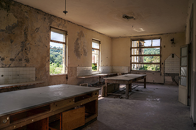 Verlaten fabriek in Pallerone, (Toscane, Itali), Abbandoned factory in Pallerone (Tuscany, Italy)