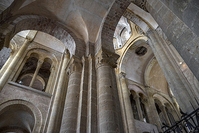 Abdijkerk van Sainte-Foy, Conques, Frankrijk; Abbey Church of Saint Foy, Conques, France