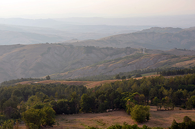 Landschap bij Radicofani (Si. Toscane, Itali); Landscape near Radicofani (Si. Tuscany, Italy)