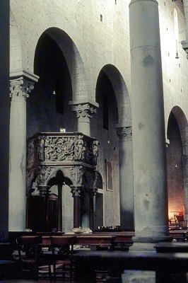 Kansel van Giovanni Pisano (Toscane, Itali), Pulpit by Giovanni Pisano (Tuscany, Italy)