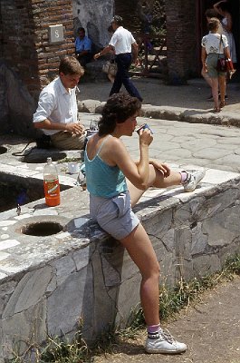 Thermopolium in Pompeii (Campani, Itali); Thermopolium in Pompeii (Campania, Italy)