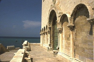 Kathedraal van Trani (Apuli, Itali); Trani Cathedral (Apulia, Italy)