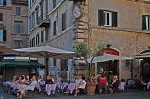 Bar op de Piazza Farnese (Rome, Italië); Bar on Piazza Farnese (Rome, Italy)