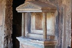 Lararium, Huis van de vergulde cupido