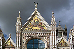 Geveltop van de Dom van Siena, Toscane, Italië; Siena Cathedral, Tuscany, Italy