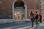 Winkelen in Siena, Toscane, Italië; Shopping in Siena, Tuscany, Italy