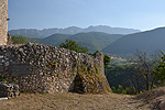 Oude muren in Beffi (AQ, Abruzzen, Itali); Old walls in Beffi (AQ, Abruzzo, Italy)
